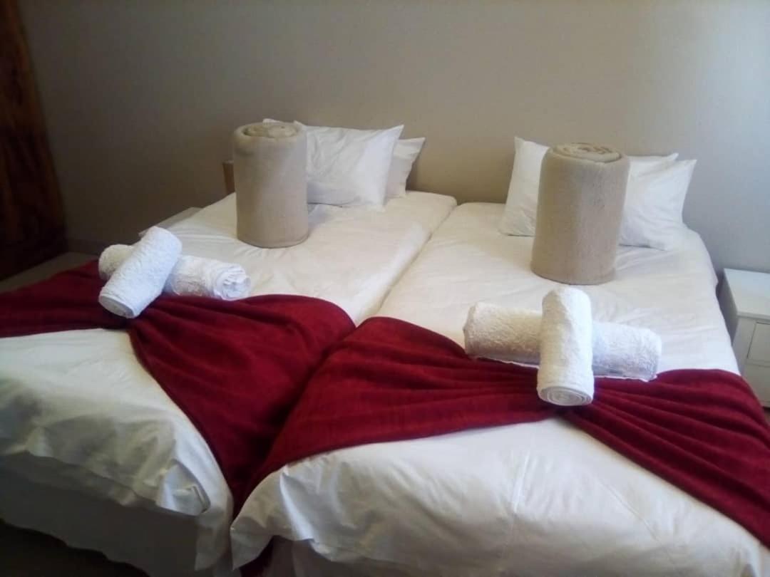 Elilo Bed And Breakfast Уолфиш-Бей Экстерьер фото